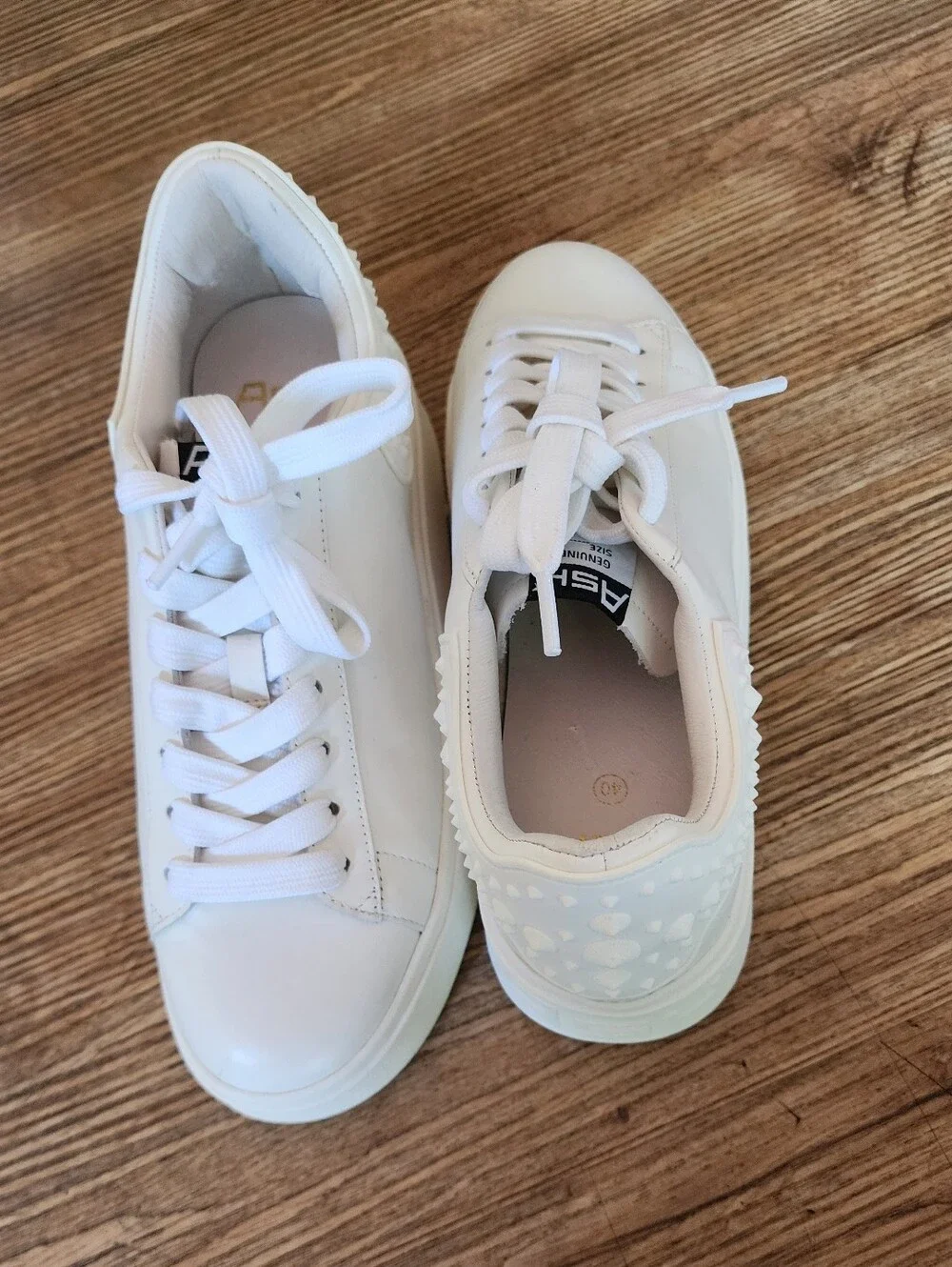Ash classic white